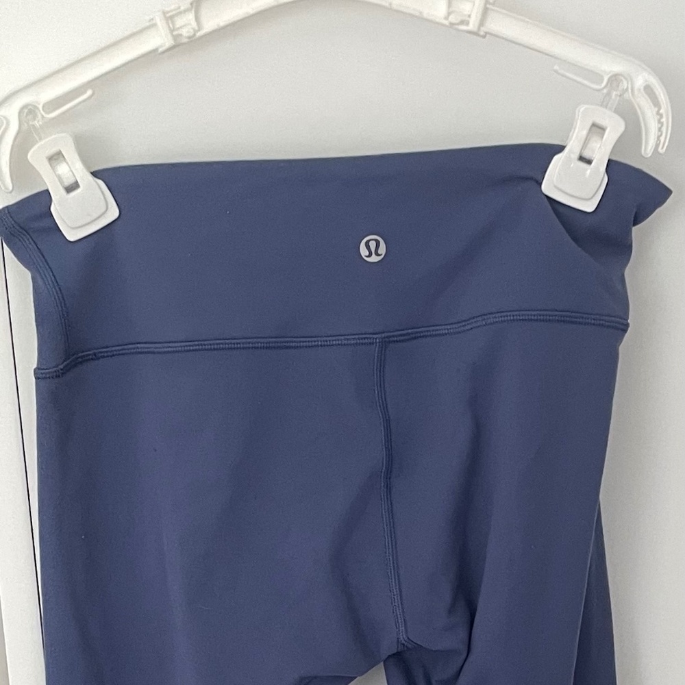 Lululemon Size 6 leggings!! - Picture 2 of 4